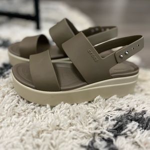 Women’s Crocs, Brooklyn, Low Wedge.